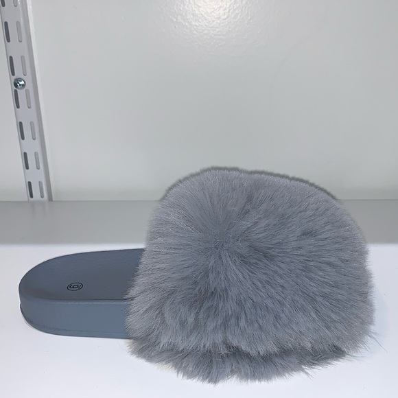 GREY FUR SLIDES 285 - Picture 3 of 7